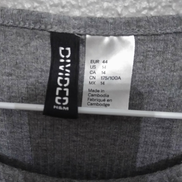 Dress - Picture 2 of 3